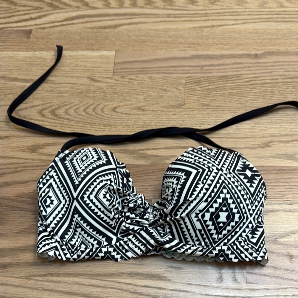 Black and White Geometric Bikini Top